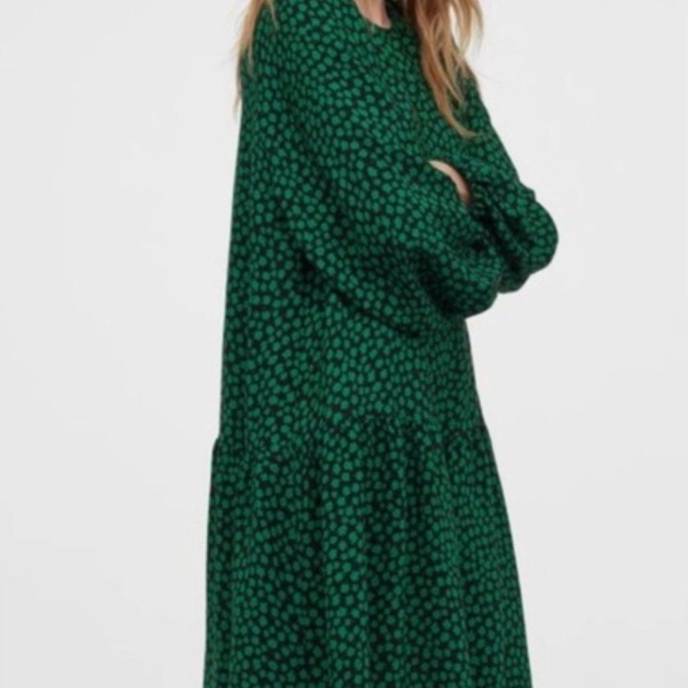 H&M Green and Black Creped Floral Drop Waist Dress